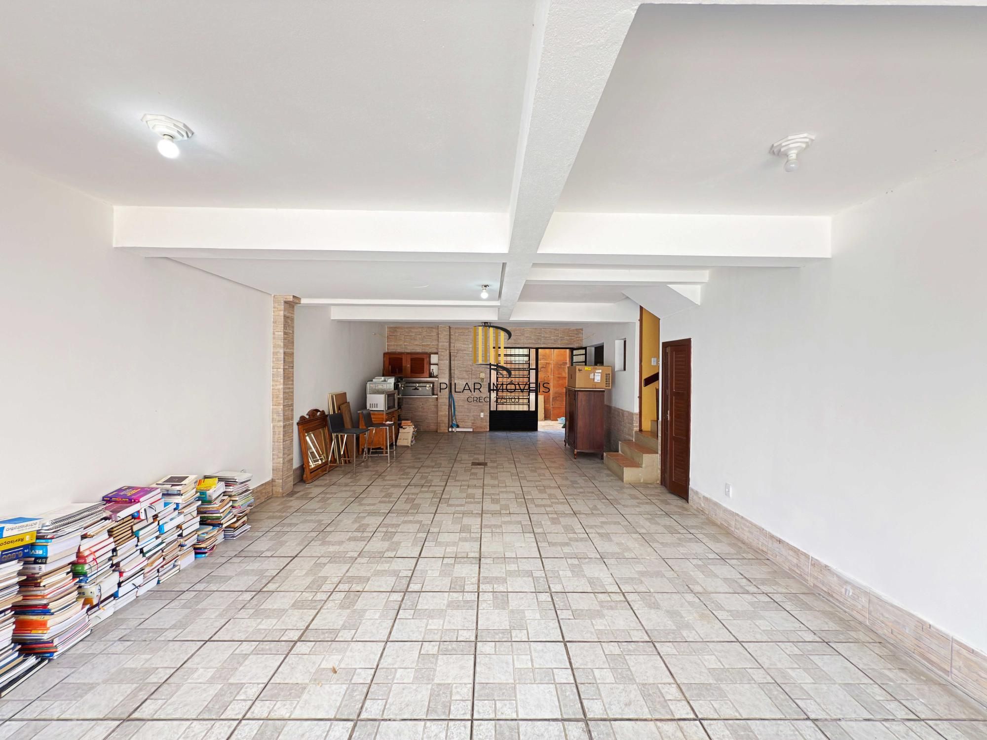 Casa 4 dormitórios no bairro Ipanema