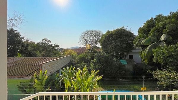 Casa Condominio em Porto Alegre, no bairro Tristeza, com 3 dormitório(s), e 3 ba