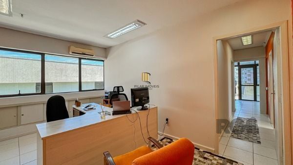 Conjunto/Sala em Porto Alegre, no bairro Bom Fim, e 0 banheiros, à venda.