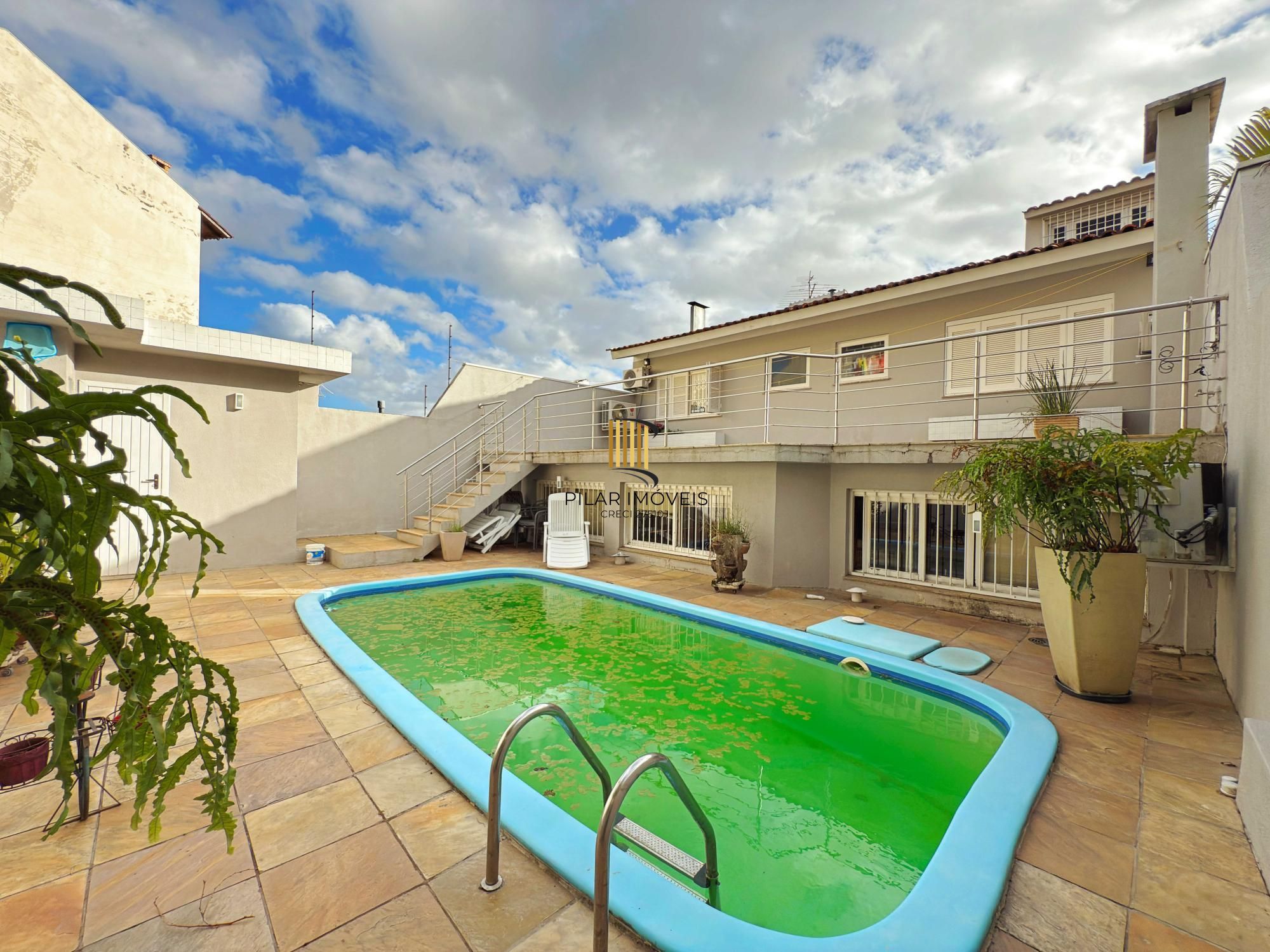 Casa 3 dormitórios no bairro Ipanema