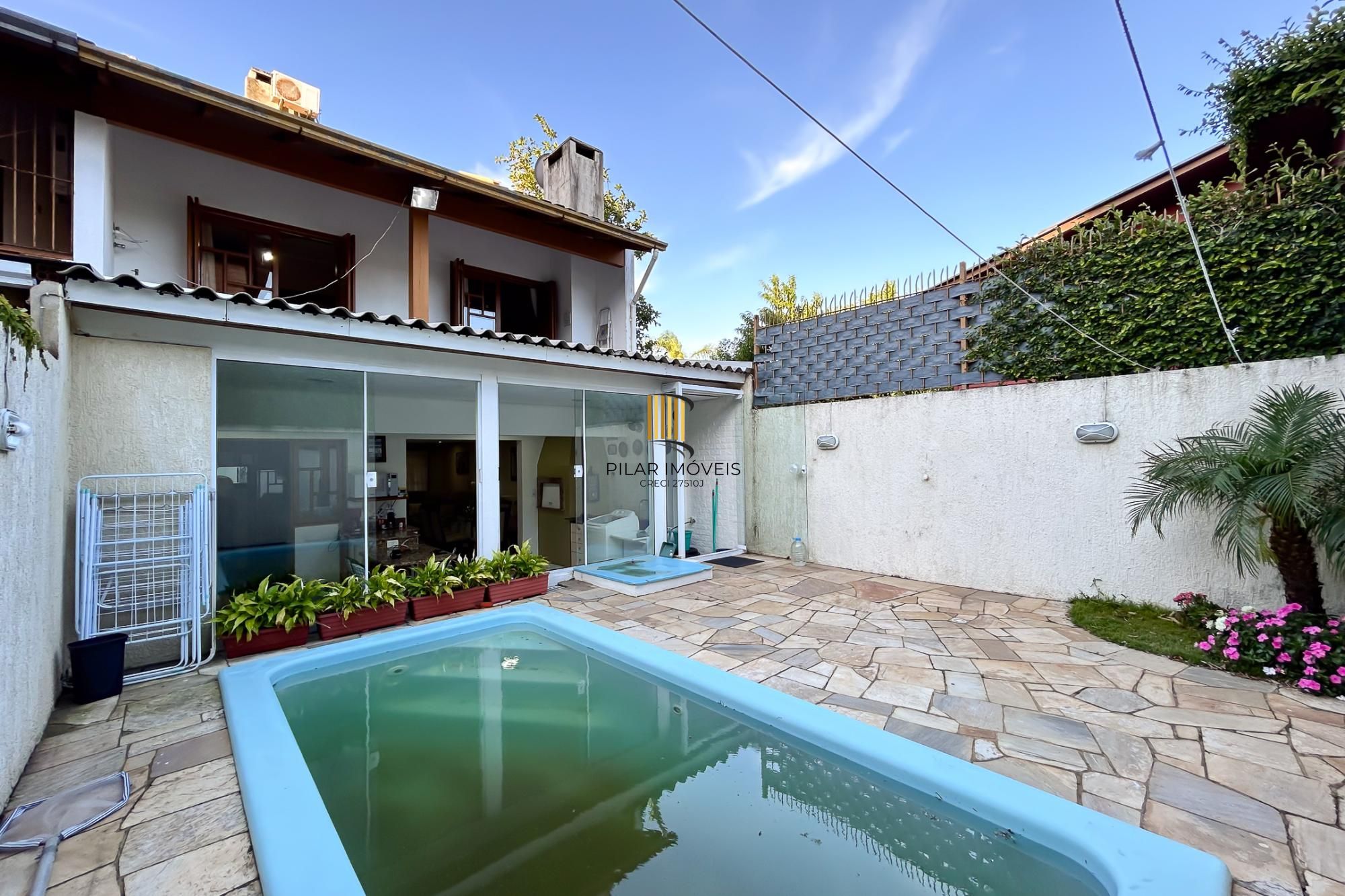 Casa 3 dormitórios no bairro Espírito Santo