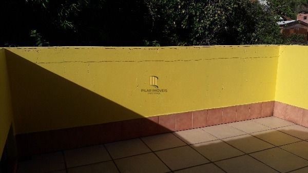 Casa em Porto Alegre, no bairro Aberta dos Morros, com 4 dormitório(s), e 4 banh