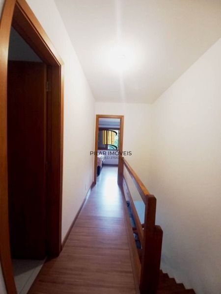 Casa para Venda - 108.8m², 2 dormitórios, sendo 2 suites, 1 vaga - Teresópolis