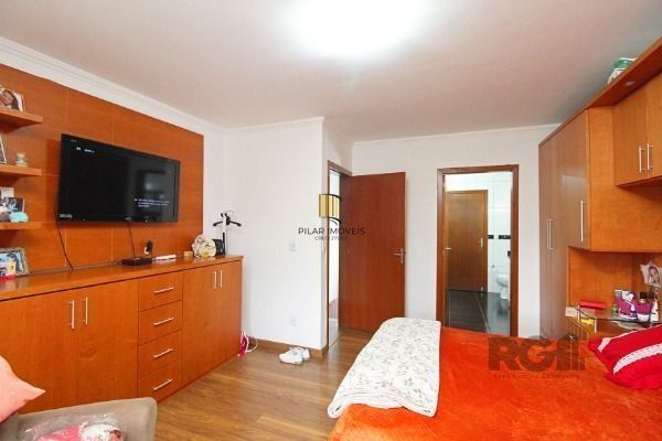 Casa para Venda - 399m², 4 dormitórios, sendo 1 suites, 6 vagas - Vila Nova