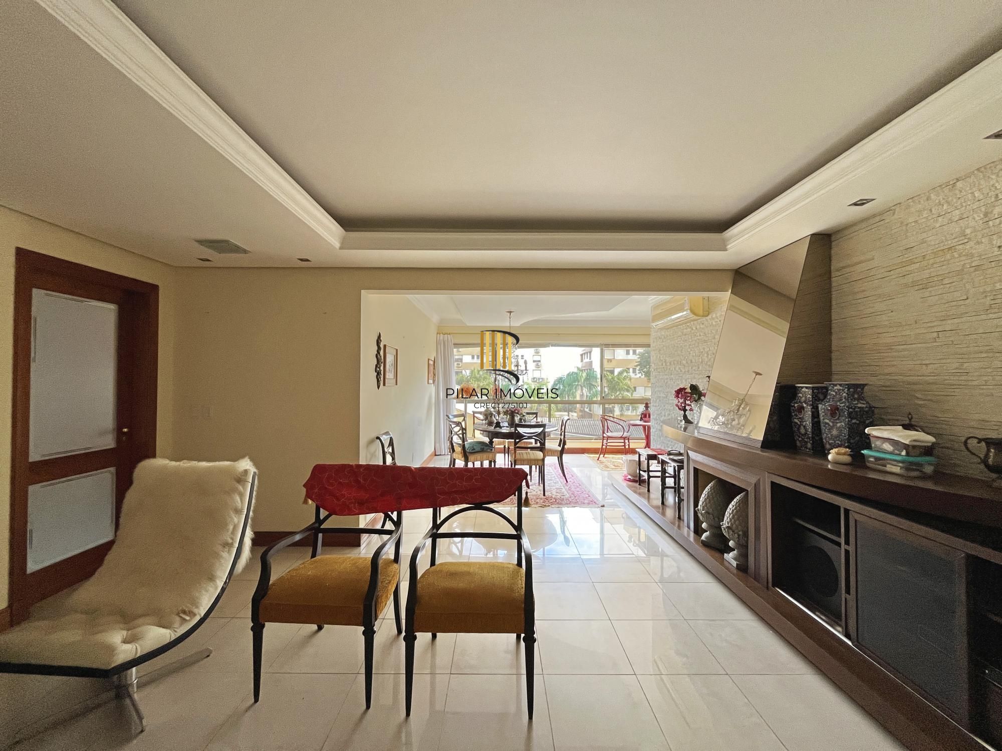 Apartamento na Tristeza  com 3 dormitórios, 1 suite, sacada , churrasqueira e 3 