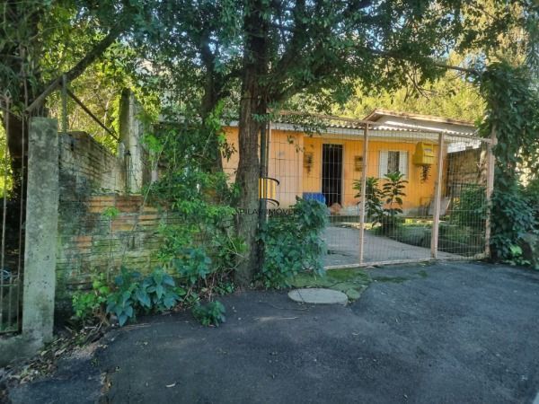 Terreno em Porto Alegre, no bairro Vila Nova, à venda.