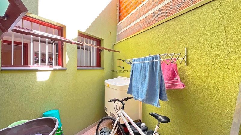 Sobrado 4 dormitórios à venda Camaquã Porto Alegre/RS