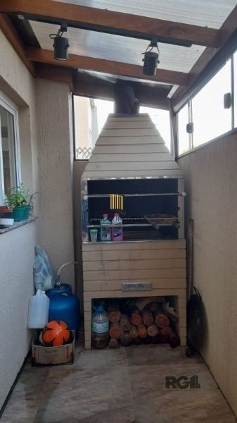 Casa em Porto Alegre, no bairro Ponta Grossa, com 2 dormitório(s), e 2 banheiros