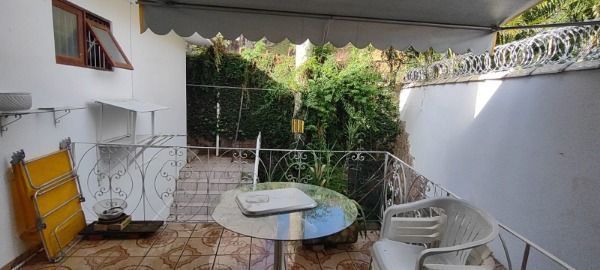 Casa em Porto Alegre, no bairro Jardim Isabel, com 5 dormitório(s), e 5 banheiro