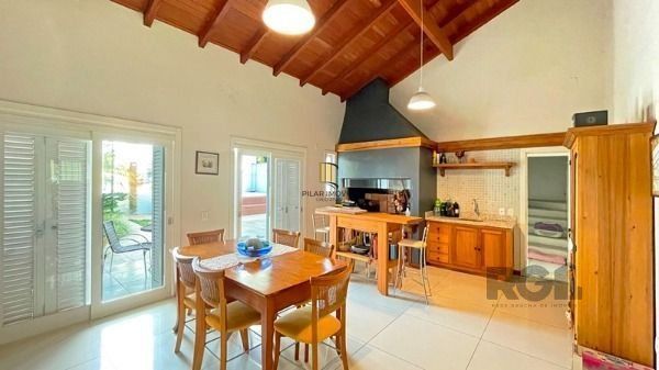 Casa em Porto Alegre, no bairro Ipanema, e 0 banheiros, à venda.