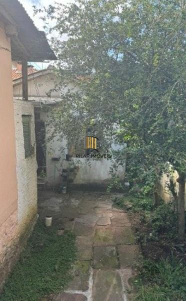 Terreno em Porto Alegre, no bairro Camaquã, à venda.