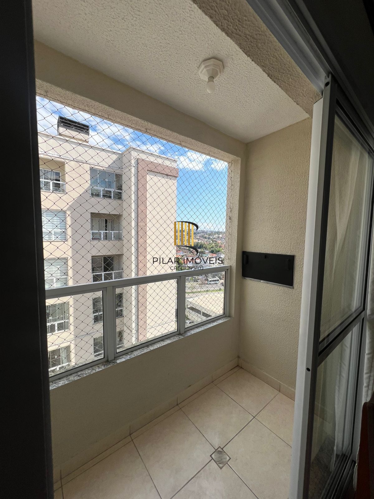 Apartamento com 2 dormitórios á venda no bairro Rubem Berta.