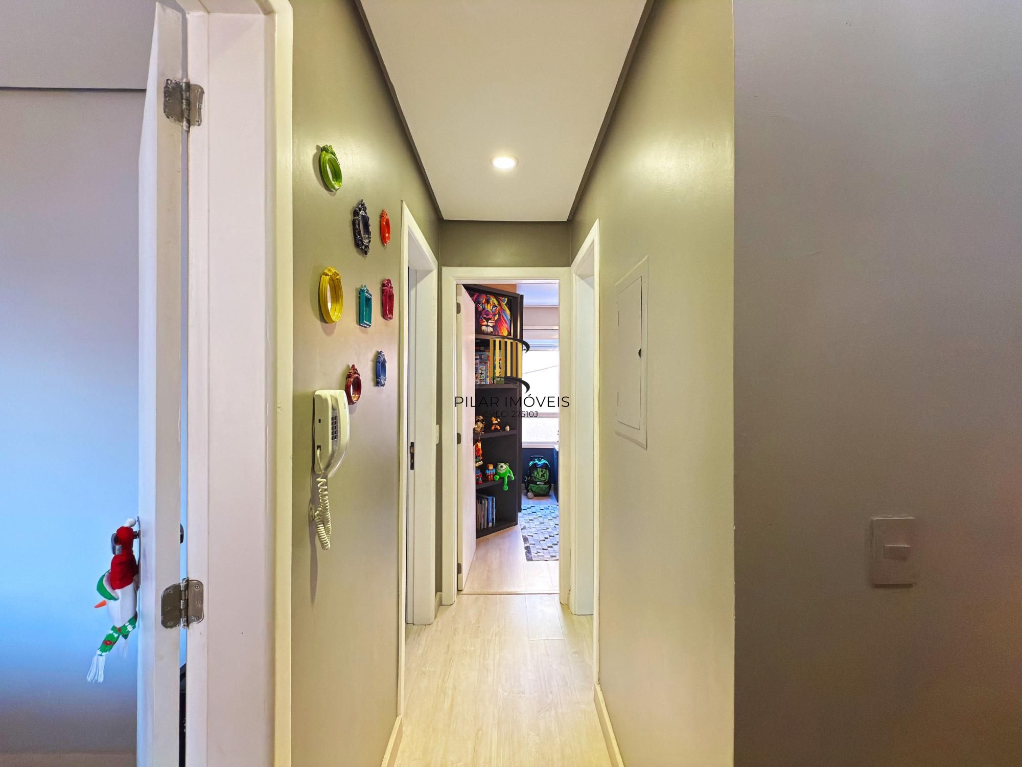 Casa de Condomínio 3 dormitórios no bairro Pedra Redonda