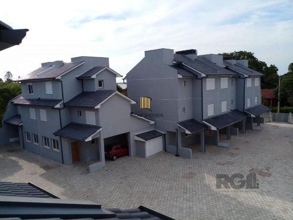 Casa Condominio em Porto Alegre, no bairro Tristeza, com 4 dormitório(s), e 4 ba