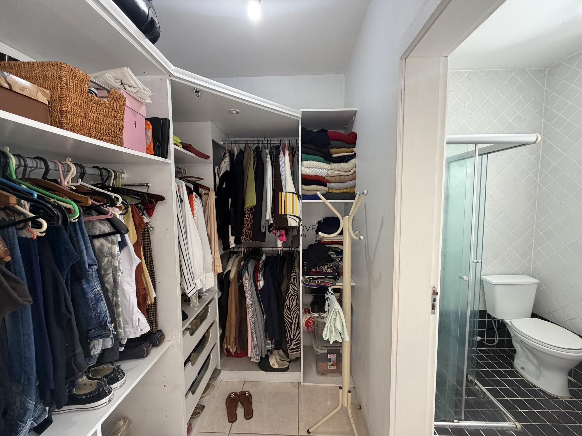 Casa 4 dormitórios no bairro Serraria