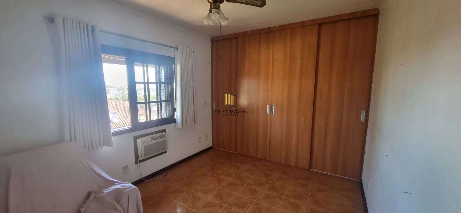 Ótima Residência com 3 dormitórios sendo 1suíte, no Bairro Ipanema.