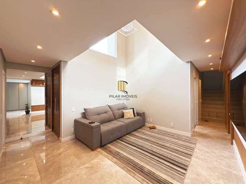 Casa contemporânea, 4 d, sendo 2 suítes, uma no térreo,206 m² , bairro tristeza