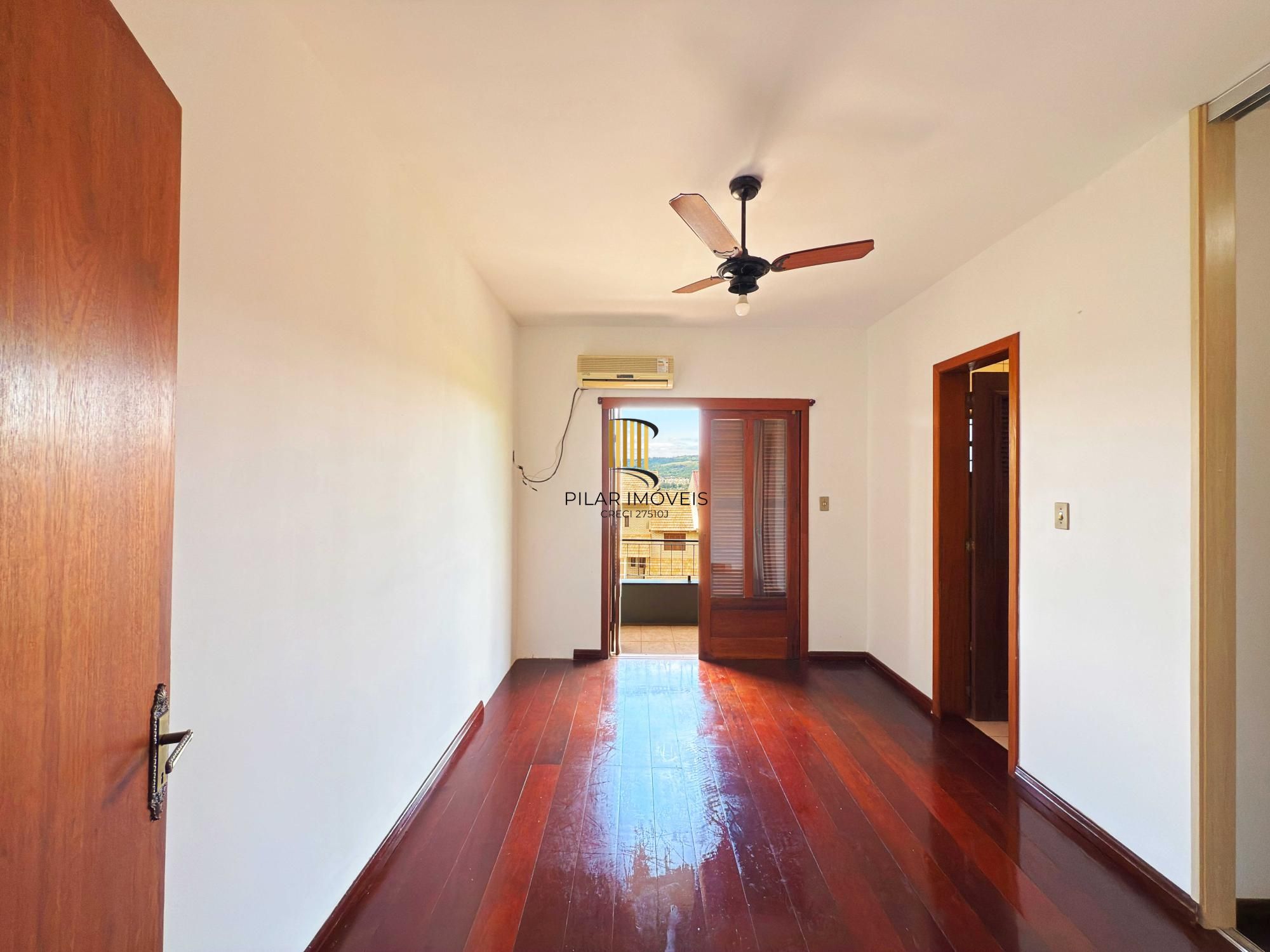 Casa 4 dormitórios no bairro Ipanema