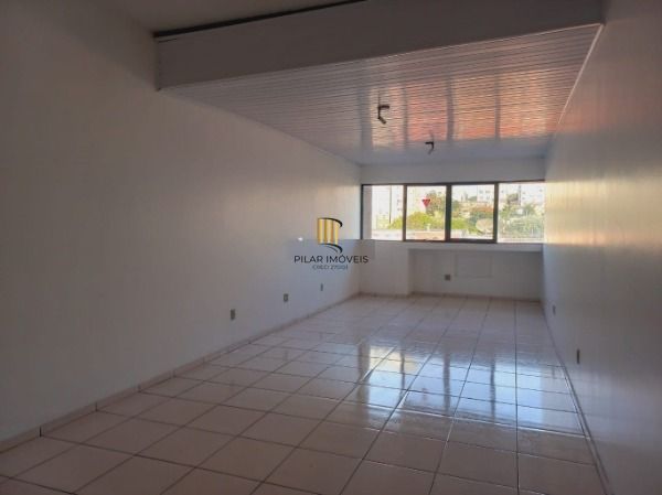 Conjunto/Sala em Porto Alegre, no bairro Camaquã, e 0 banheiros, à venda.