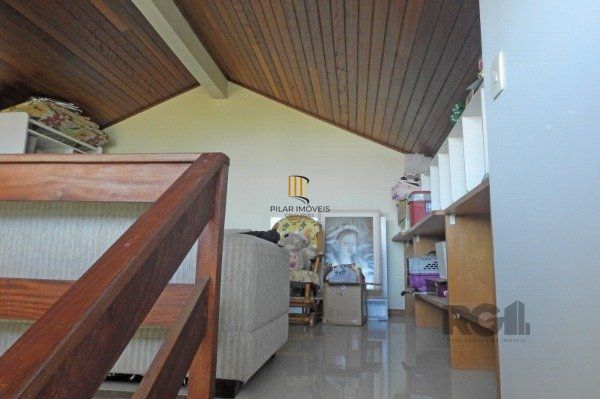 Casa em Porto Alegre, no bairro Espirito Santo, com 3 dormitório(s), e 3 banheir