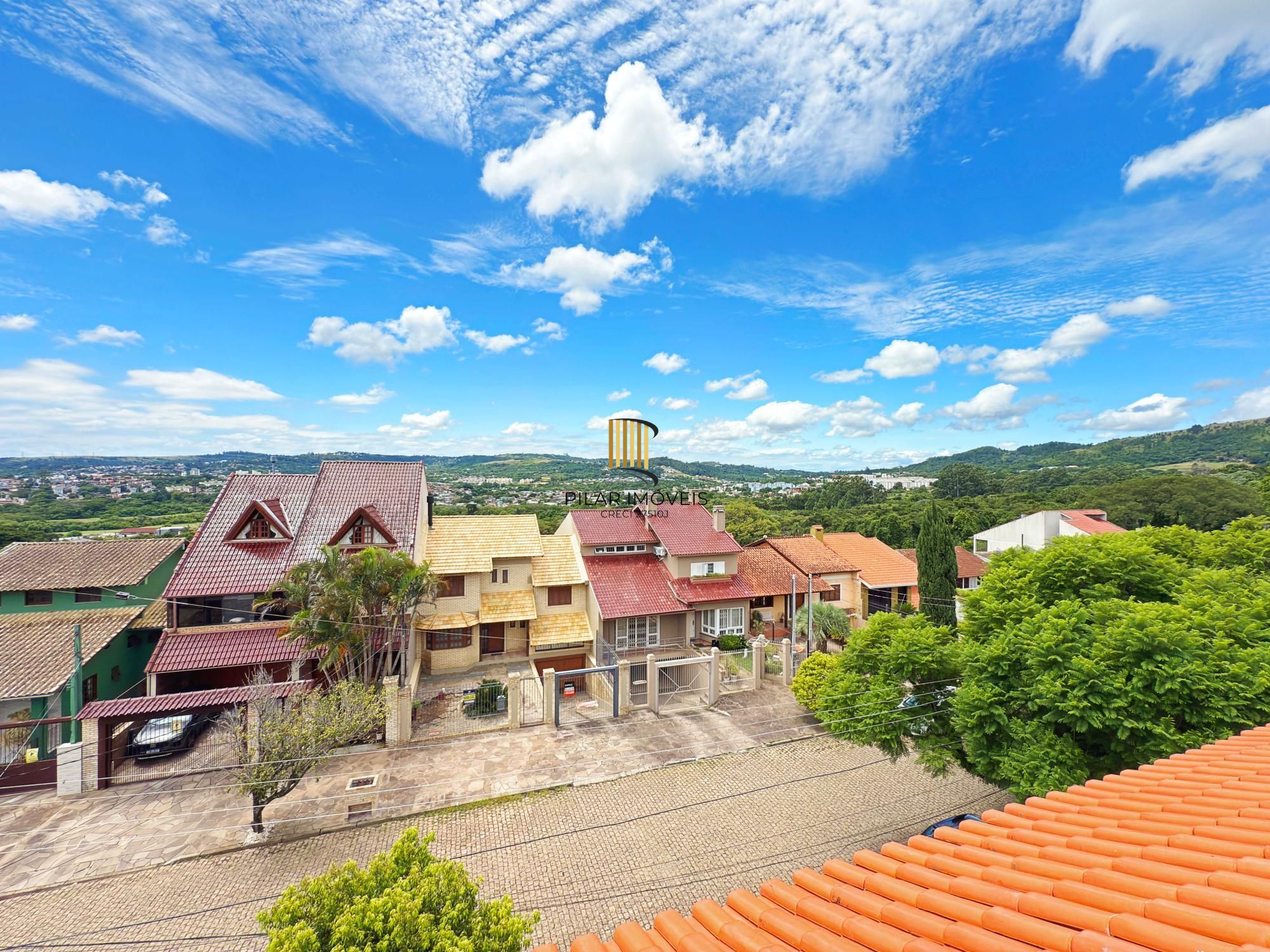 Casa 4 dormitórios no bairro Ipanema