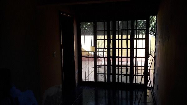 Casa em Porto Alegre, no bairro Aberta dos Morros, com 4 dormitório(s), e 4 banh