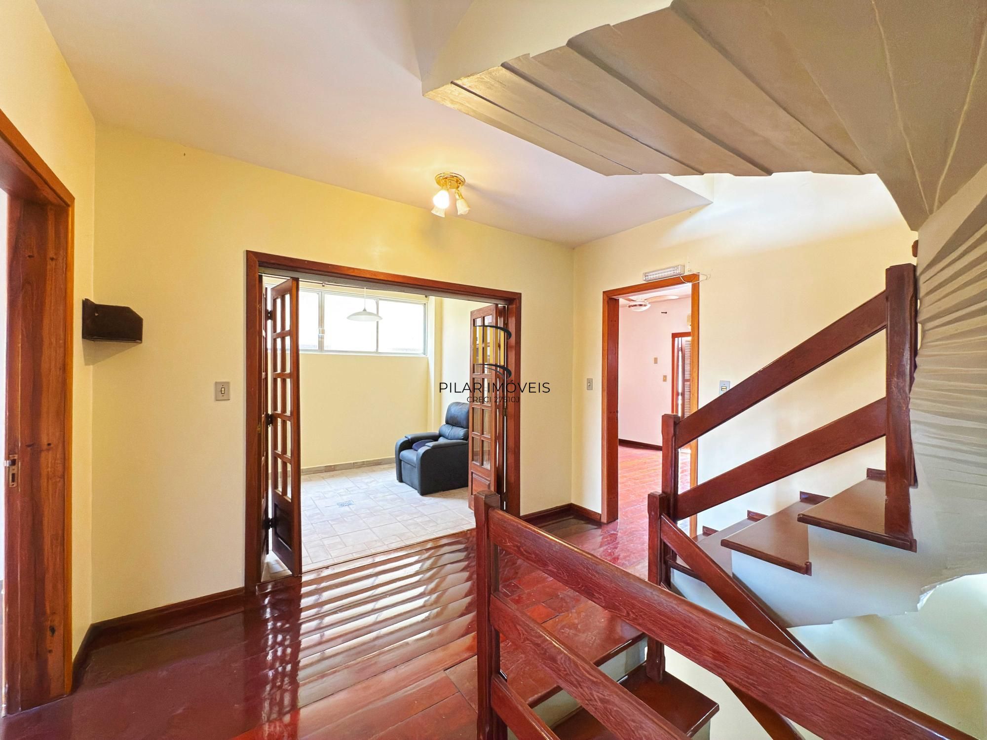 Casa 4 dormitórios no bairro Ipanema