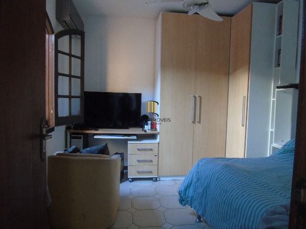 Casa para Venda - 306.3m², 3 dormitórios, sendo 1 suites, 2 vagas - Urubatã