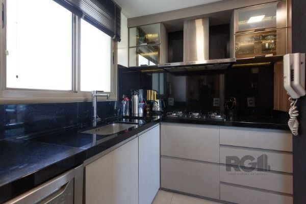 Apartamento em Porto Alegre, no bairro Cavalhada, com 3 dormitório(s), e 3 banhe