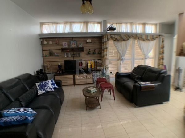 Casa para Venda - 333m², 3 dormitórios, sendo 1 suites, 4 vagas - Ipanema