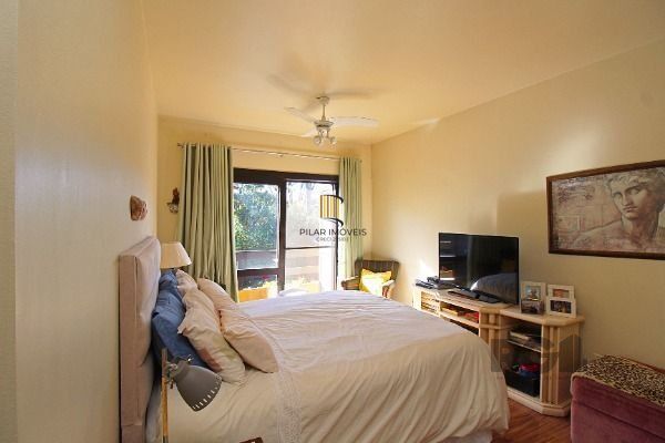 Casa Condominio em Porto Alegre, no bairro Cavalhada, com 4 dormitório(s), e 4 b