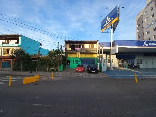 Predio em Porto Alegre, no bairro Glória, e 0 banheiros, à venda.
