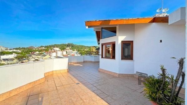 Ótima Cobertura Duplex com 233,00 m² Privativos no Miolo do Bairro Tristeza