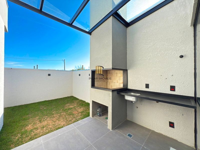 Espetacular Residência térrea com 3 dormitórios no bairro Hípica.