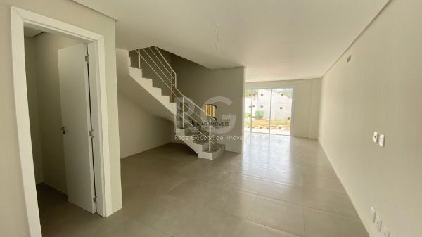Casa para Venda - 137m², 3 dormitórios, sendo 1 suites, 2 vagas - Imperial Parqu