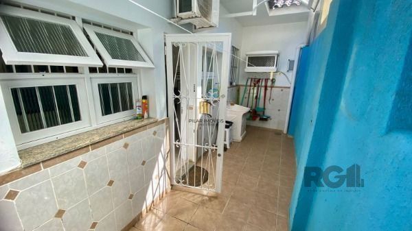 Casa em Porto Alegre, no bairro Vila Assunção, com 3 dormitório(s), e 3 banheiro