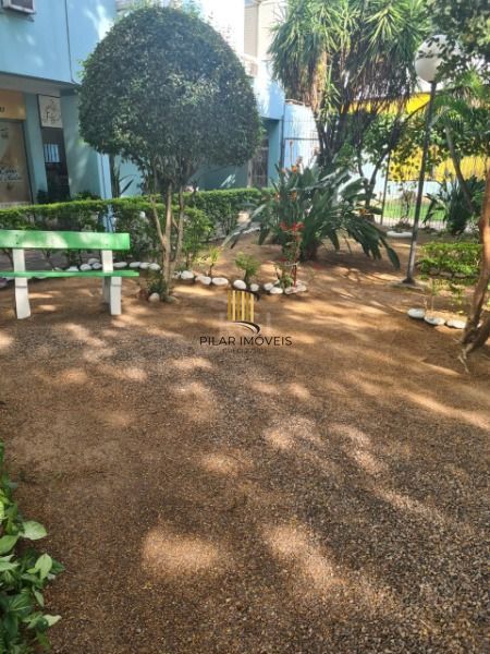 Apartamento em Porto Alegre, no bairro Cristal, com 2 dormitório(s), e 2 banheir