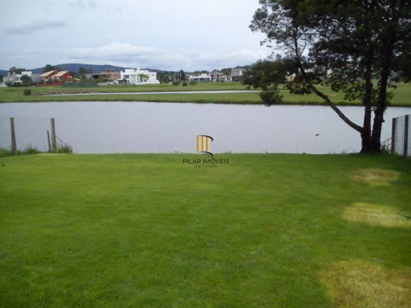 Casa no TerraVille com 3 dormitórios sendo 2 suítes.