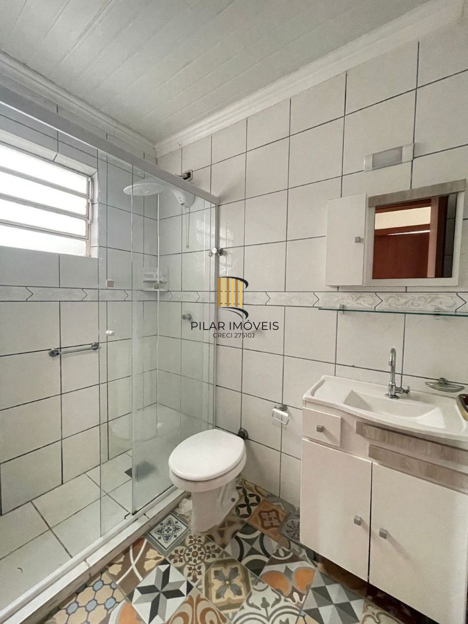 Ótimo apartamento com 2 dormitórias no bairro Menino Deus.