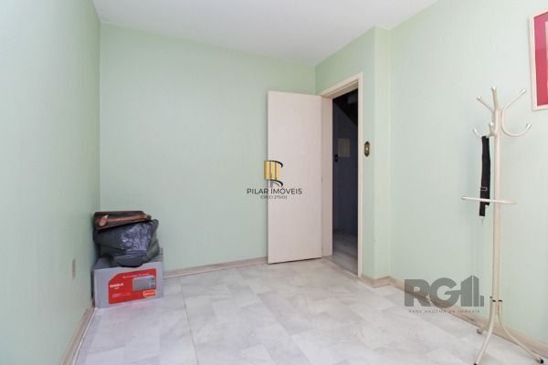 Casa Condominio em Porto Alegre, no bairro Guarujá, com 3 dormitório(s), e 3 ban