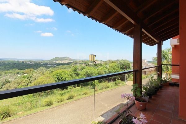 Casa Condominio em Porto Alegre, no bairro Glória, com 3 dormitório(s), e 3 banh