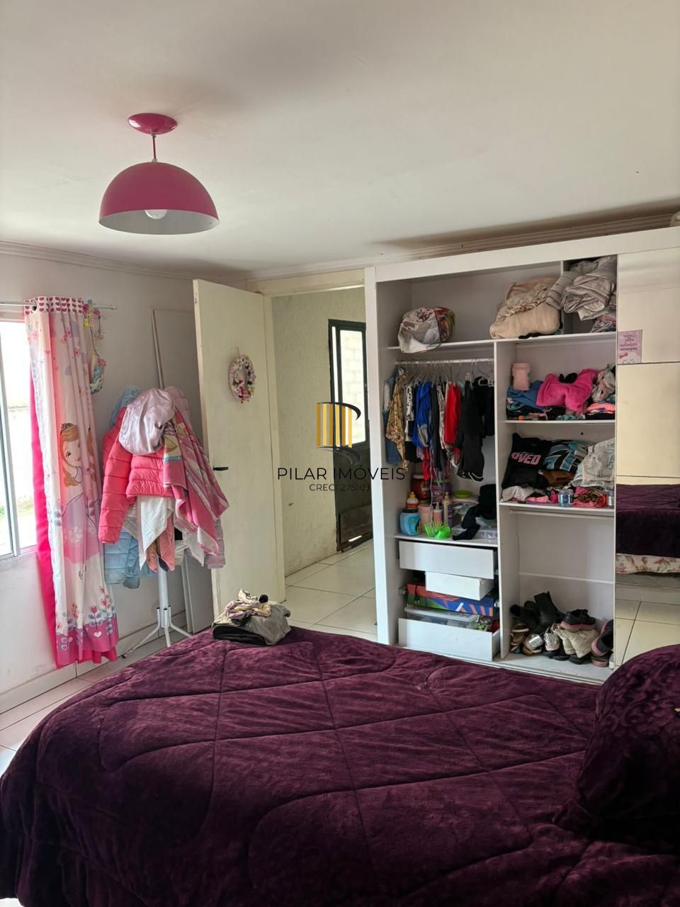 CASA COM 3 DORMITORIOS 3 BANHEIROS E 6 VAGAS DE GARAGEM, PATIO GRANDE