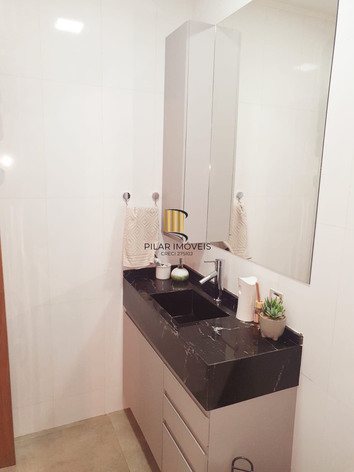 *Apartamento com 1 dormitório à Venda na Tristeza*