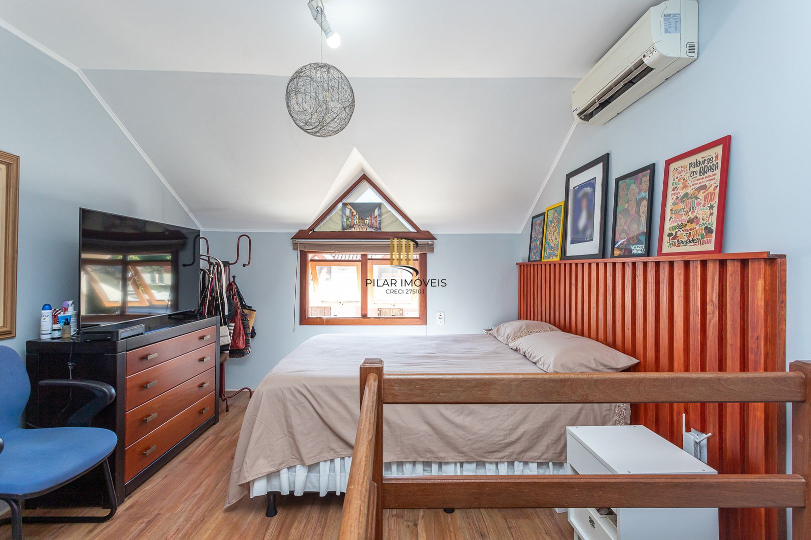 Casa em condomínio à venda com 97m², 2 dormitórios e 2 vagas, no bairro Tristeza em Porto Alegre.