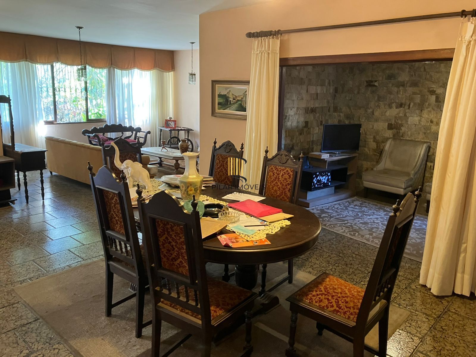 Residência com 3 dormitórios á venda no bairro Jardim Isabel.