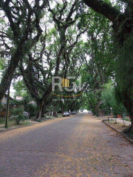 Casa para Venda - 340m², 3 dormitórios, sendo 2 suites, 6 vagas - Jardim Isabel