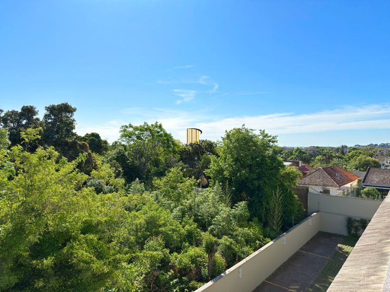 Linda Residência com 3 dormitórios e 1 suíte no Bairro Tristeza para venda.