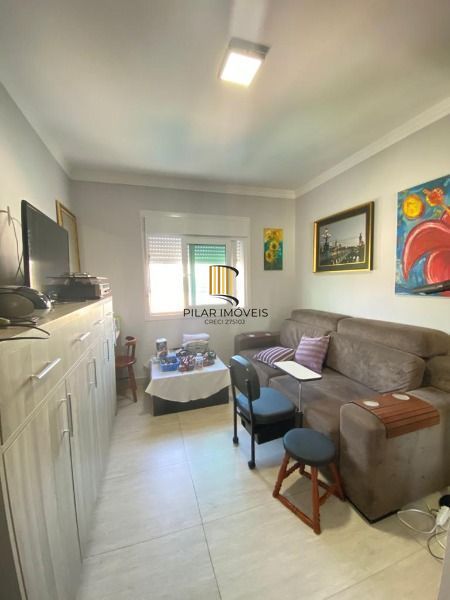 Casa para Venda - 137m², 3 dormitórios, sendo 1 suites, 2 vagas - Hípica