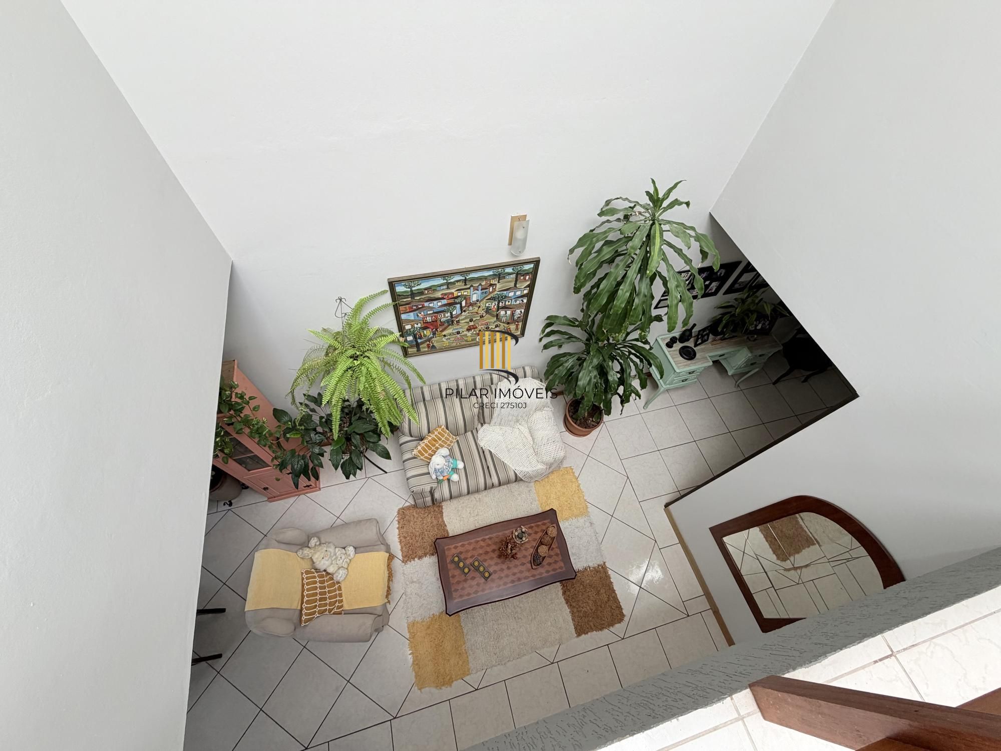 Casa 4 dormitórios no bairro Serraria