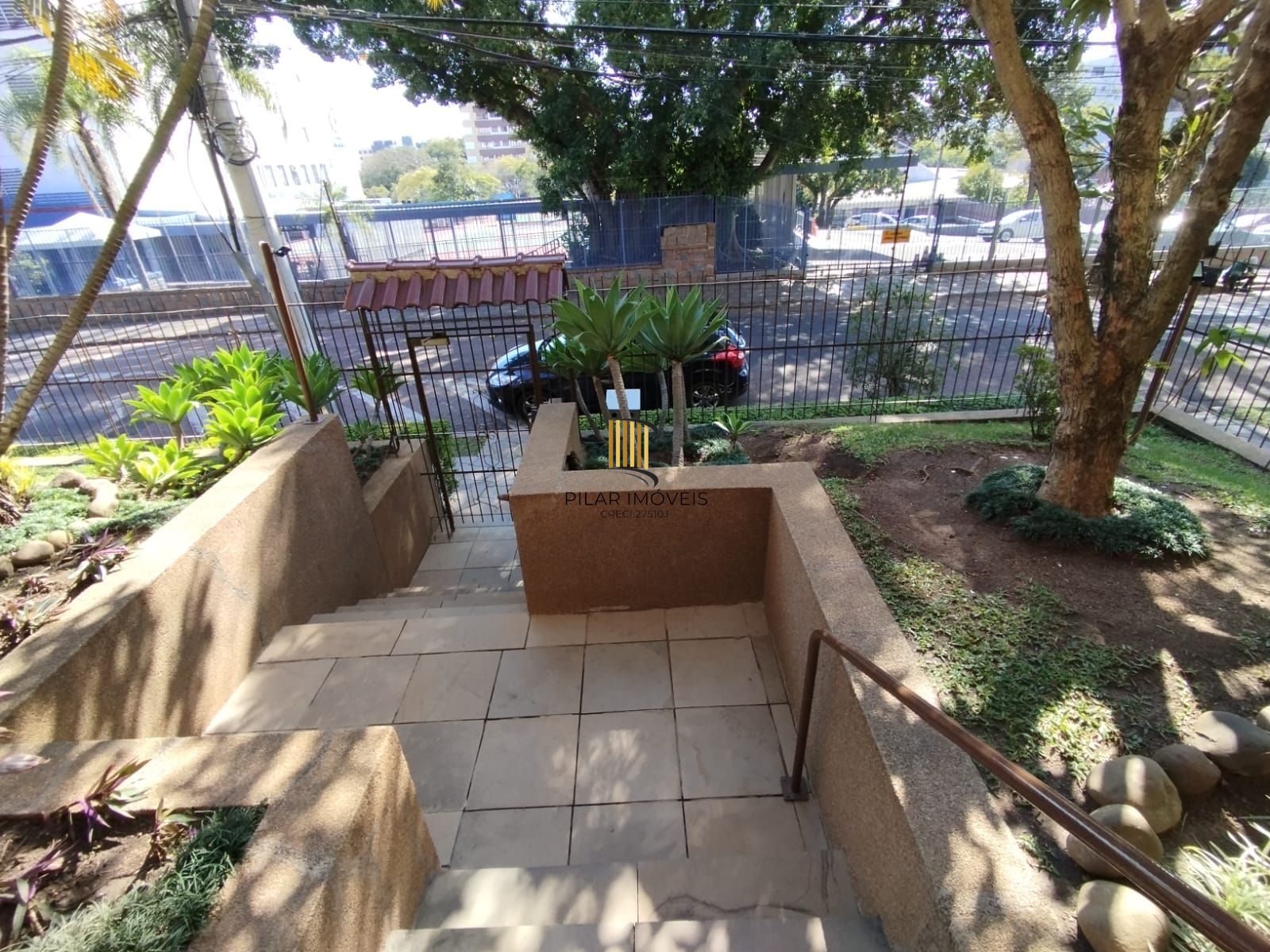 Linda cobertura no bairro Tristeza para venda.